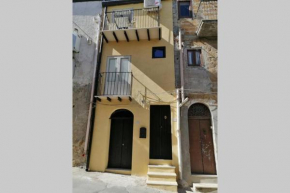 One bedroom townhouse- Suitable for remote working Cianciana